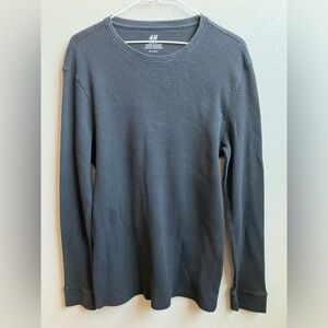 H&M men’s long sleeve, slim fit, waffle jersey shirt. Black in color. Size L.